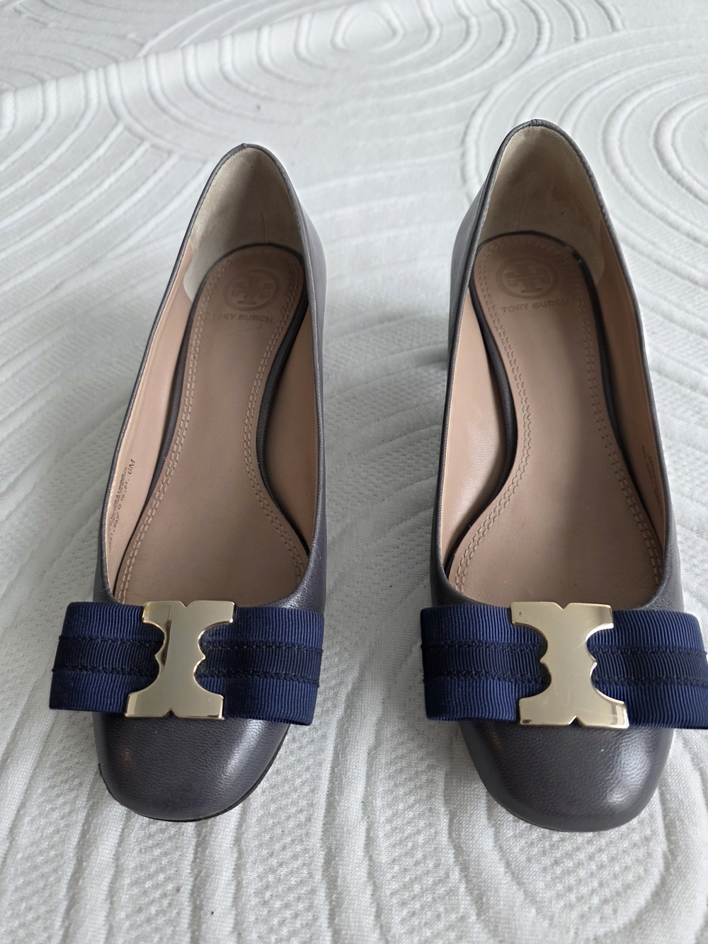 Tory Burch Women's Blue Leather Pumps  with Navy Ribbon